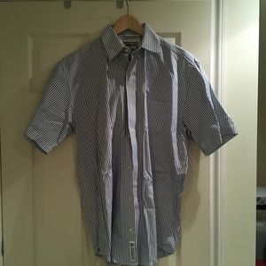 Men’s button up shirt perfect condition